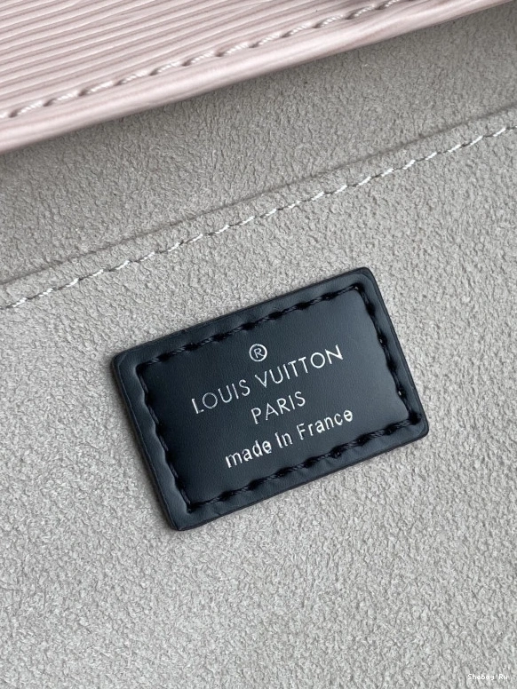 VUITTON PETIT SAC PLAT LOUIS 0821